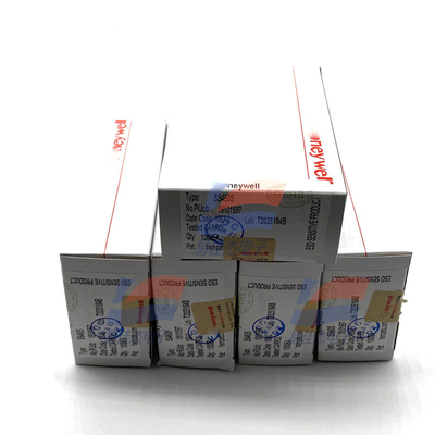 YJJ SS460S Digital Current Sink 3 đến 24Vdc Lock-In Position Hall Effect Sensor with Released Magnetic Field 3.8-30V
